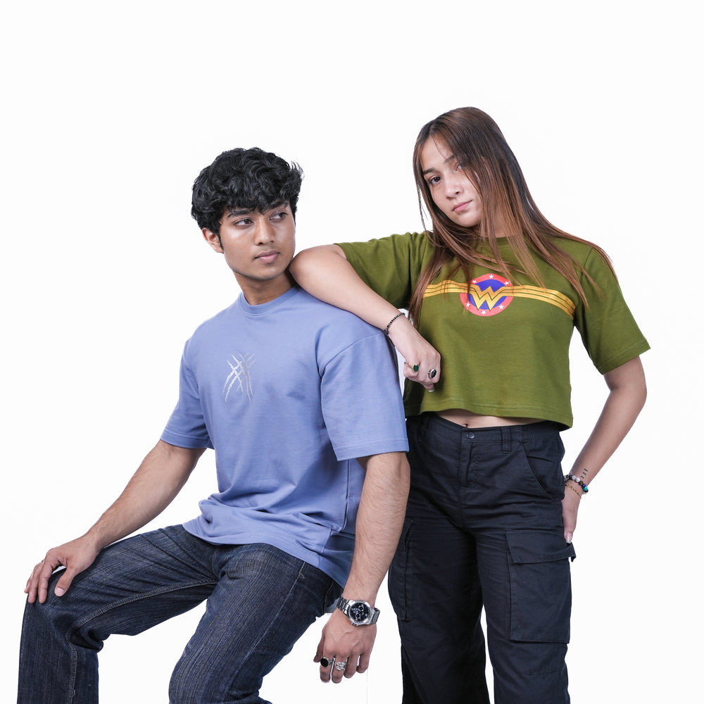 Group of 2 people wearing clothes of Collection Comic Culture.