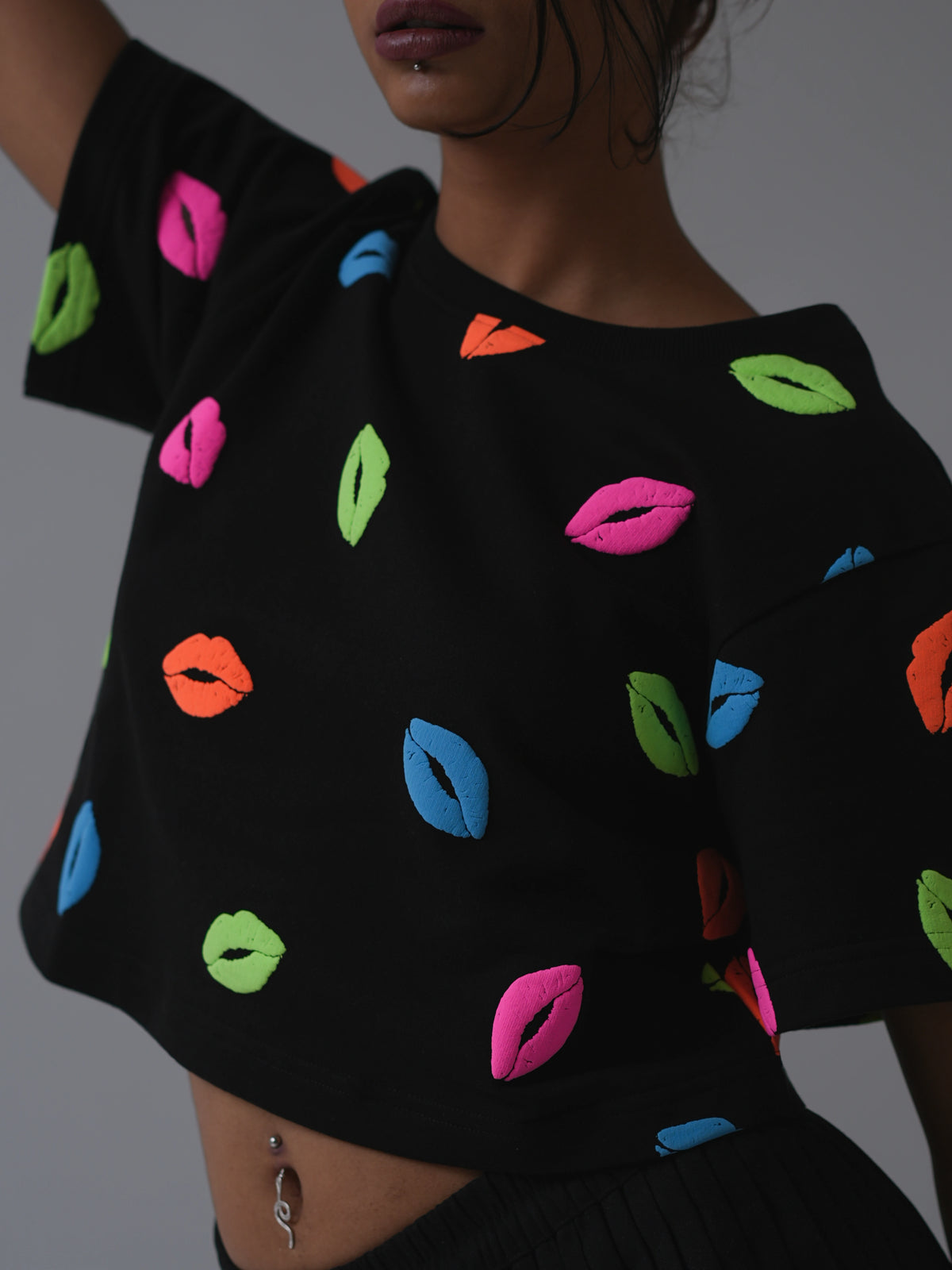 Kiss Pop Oversized Cropped Tee