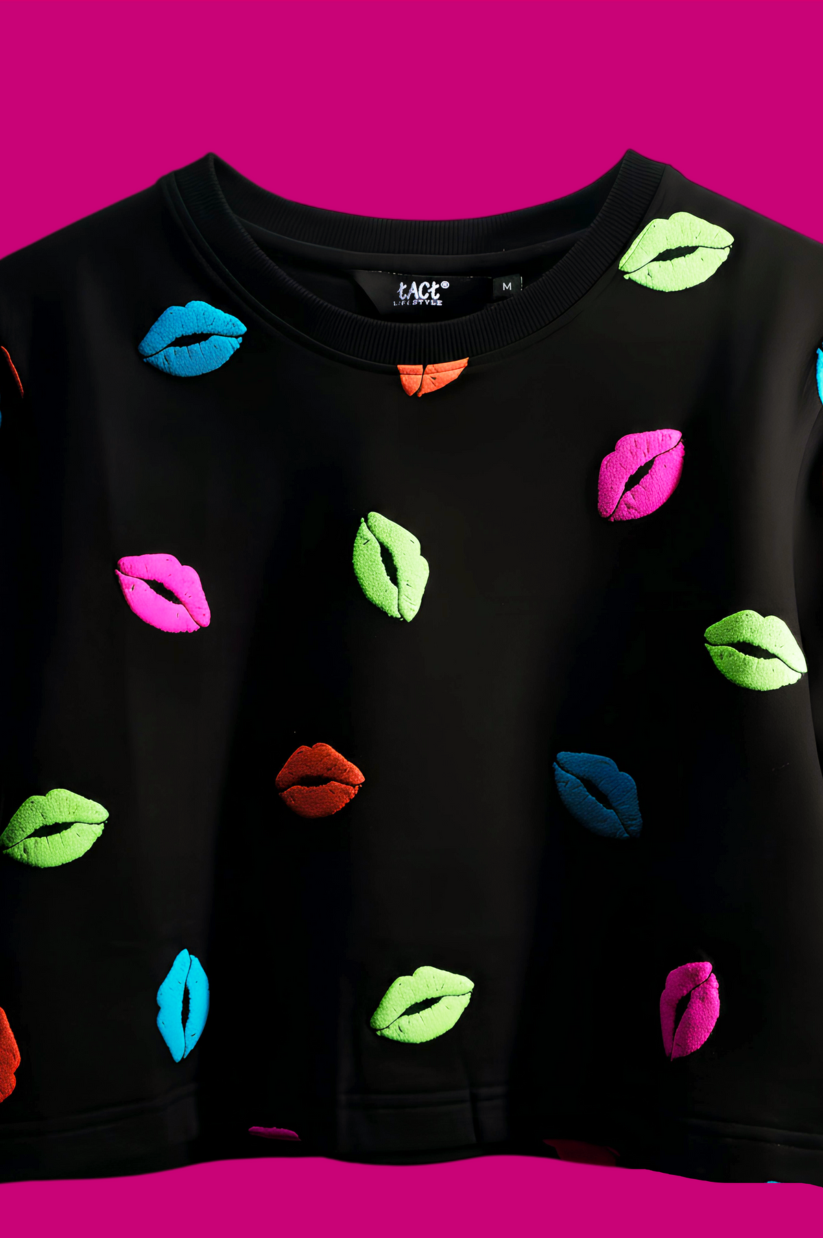 Kiss Pop Oversized Cropped Tee