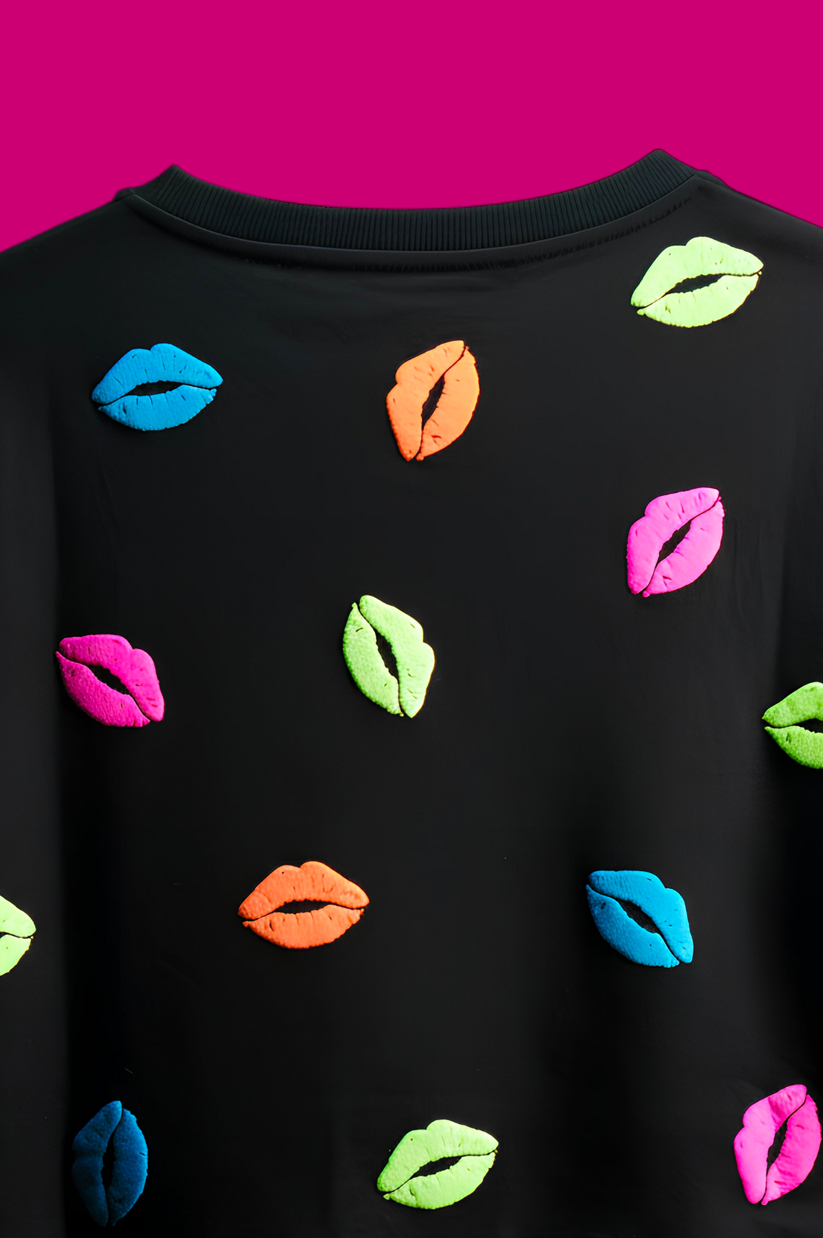 Kiss Pop Oversized Cropped Tee